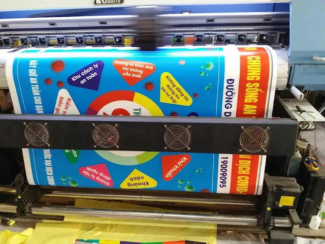 In poster quảng cáo